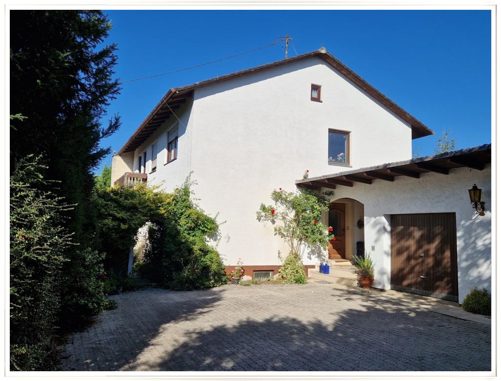 Stattliches Haus, 2020m² Grund